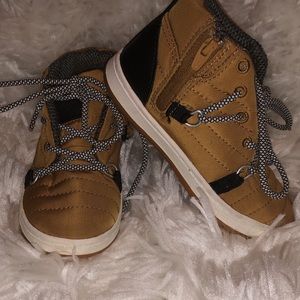 Toddler boots size 24 (size7)